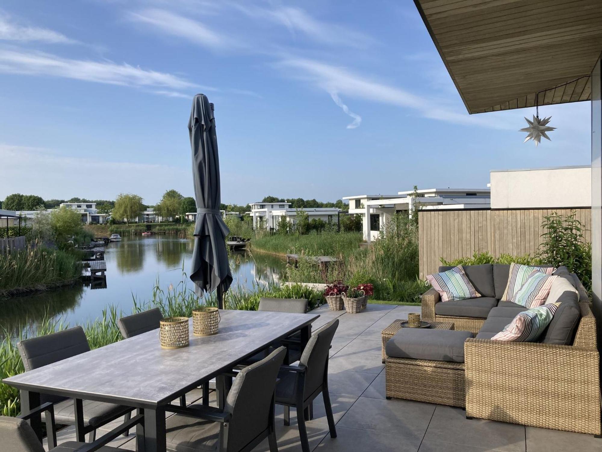 Family Villa With Garden And Jetty Zeewolde Extérieur photo